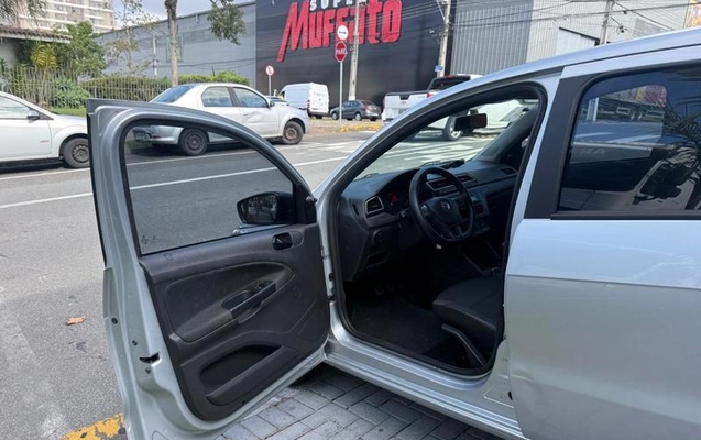 imagem-https://www.socarrao.com.br/sc-vehicle-images-prod/1000655/1786048058468-7868192_11_B_744f9d1be6.jpeg
