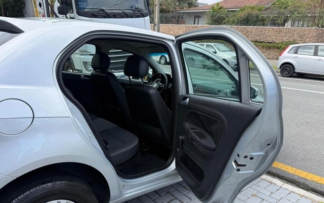 imagem-https://www.socarrao.com.br/sc-vehicle-images-prod/1000778/1786742105156-7909336_16_B_4efaf772fa.jpeg