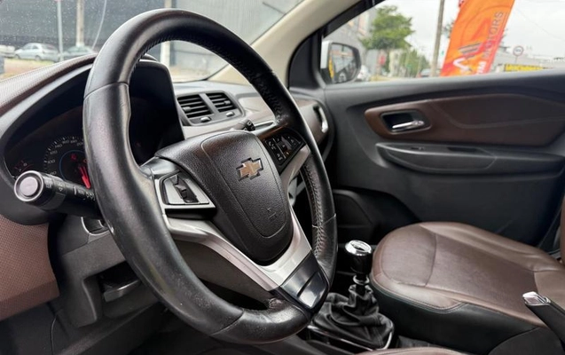 imagem-https://www.socarrao.com.br/sc-vehicle-images-prod/1001243/1785329093310-7966334_13_B_5aedb89d58.jpeg
