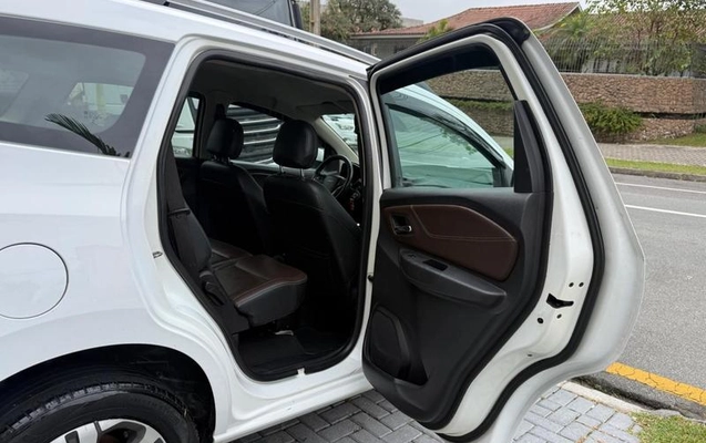 imagem-https://www.socarrao.com.br/sc-vehicle-images-prod/1001243/1785329093324-7966334_18_B_423ab593f3.jpeg