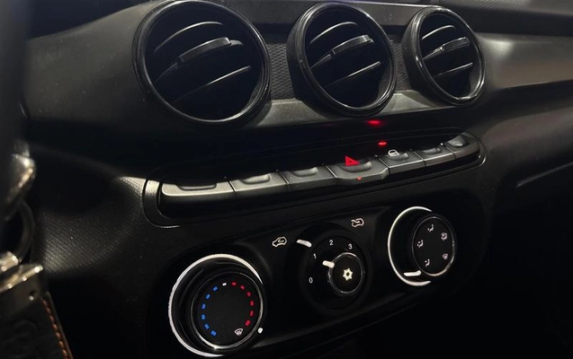 imagem-https://www.socarrao.com.br/sc-vehicle-images-prod/1001472/1789210388256-7961749_13_B_b64a635bd9.jpeg