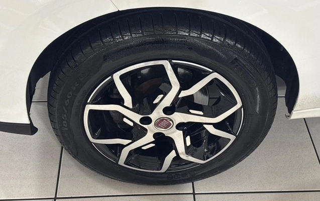 imagem-https://www.socarrao.com.br/sc-vehicle-images-prod/1001472/1789210388260-7961749_17_B_4014e9be1e.jpeg