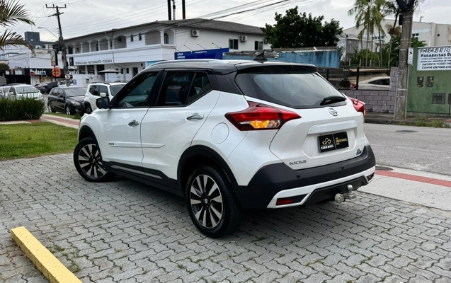 imagem-https://www.socarrao.com.br/sc-vehicle-images-prod/1001648/1776097971906-4ddcb667-de89-481e-8871-b91abce478f5.jpg