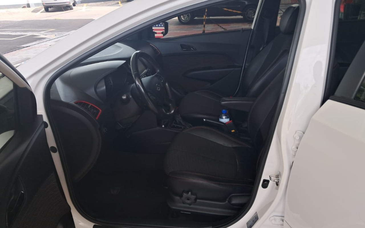imagem-https://www.socarrao.com.br/sc-vehicle-images-prod/1001929/1776101983456-V2hhdHNBcHAgSW1hZ2UgMjAyNi0wNC0wNyBhdCAwOC4yOC40OC5qcGVn.jpeg