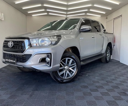 Toyota Hilux 2020 Prata — foto 1 de 3