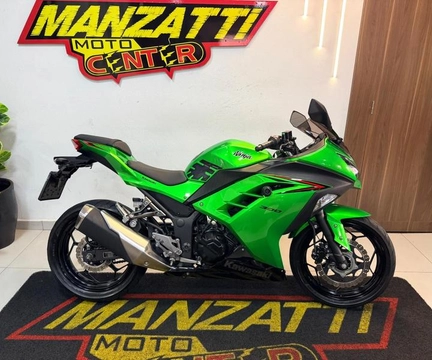 KAWASAKI NINJA 300 2024 Verde — foto 1 de 3