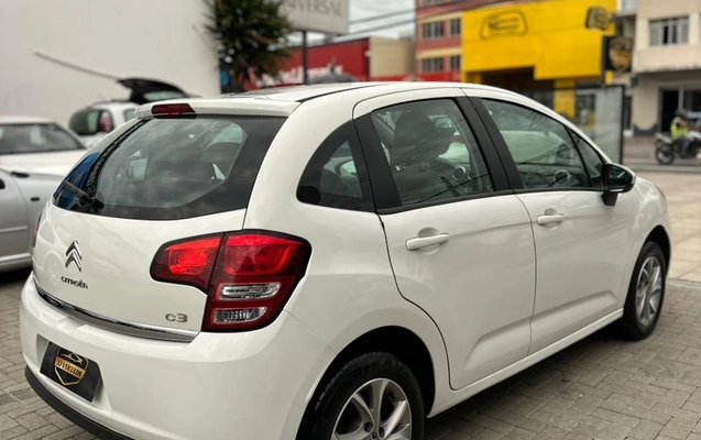 imagem-https://www.socarrao.com.br/sc-vehicle-images-prod/1002705/1782762829201-gb-5dea2e6.jpeg