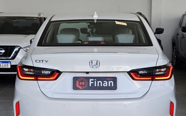 imagem-https://www.socarrao.com.br/sc-vehicle-images-prod/1002939/1776111137901-PdXwDX3HEcjtPJq82sSTnigk17uTvkmG.jpg