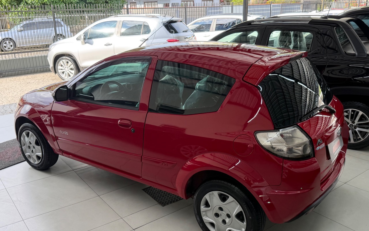 imagem-https://www.socarrao.com.br/sc-vehicle-images-prod/1004332/1776174431533-SU1HXzI4OTIuanBlZw.jpeg