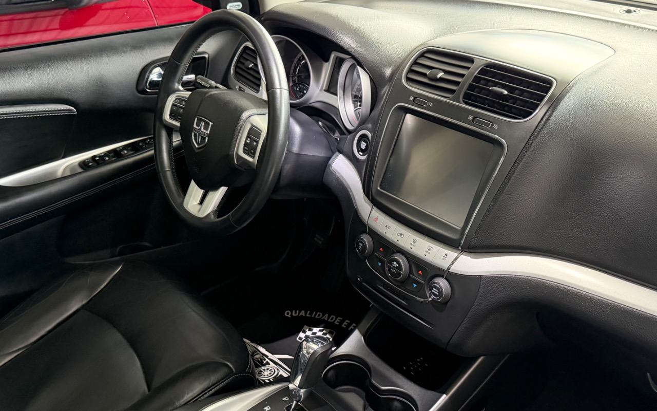 imagem-https://www.socarrao.com.br/sc-vehicle-images-prod/1004347/1776175749214-SU1HXzMxMTAuanBlZw.jpeg