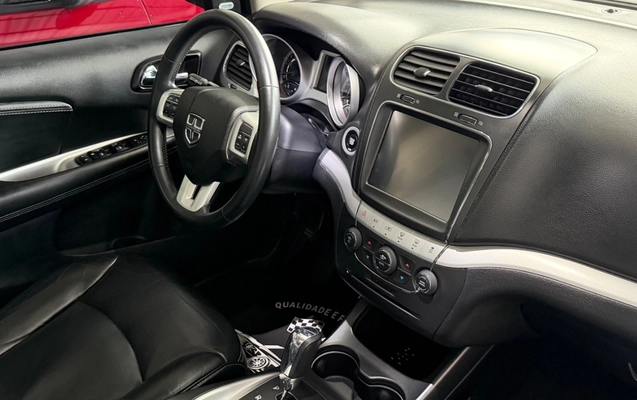 imagem-https://www.socarrao.com.br/sc-vehicle-images-prod/1004347/1776175749214-SU1HXzMxMTAuanBlZw.jpeg