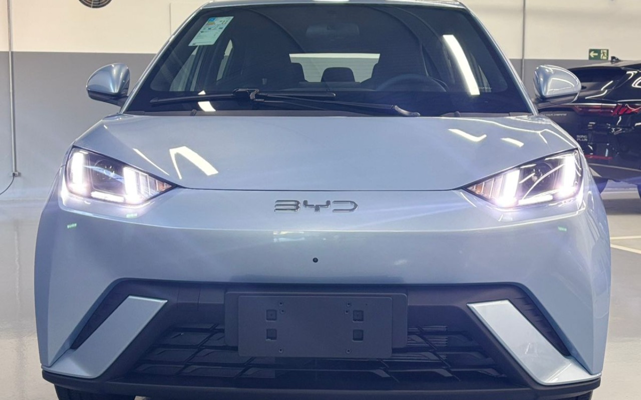 imagem-https://www.socarrao.com.br/sc-vehicle-images-prod/1004691/1776179235313-OTI1YTUzOTItZDFmNi00MjlmLWFkNDktNTRjMmU4MmZiNDdjLmpwZw.jpg