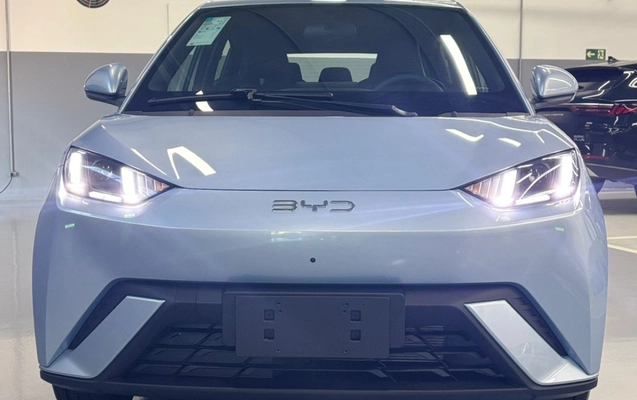 imagem-https://www.socarrao.com.br/sc-vehicle-images-prod/1004691/1776179235313-OTI1YTUzOTItZDFmNi00MjlmLWFkNDktNTRjMmU4MmZiNDdjLmpwZw.jpg