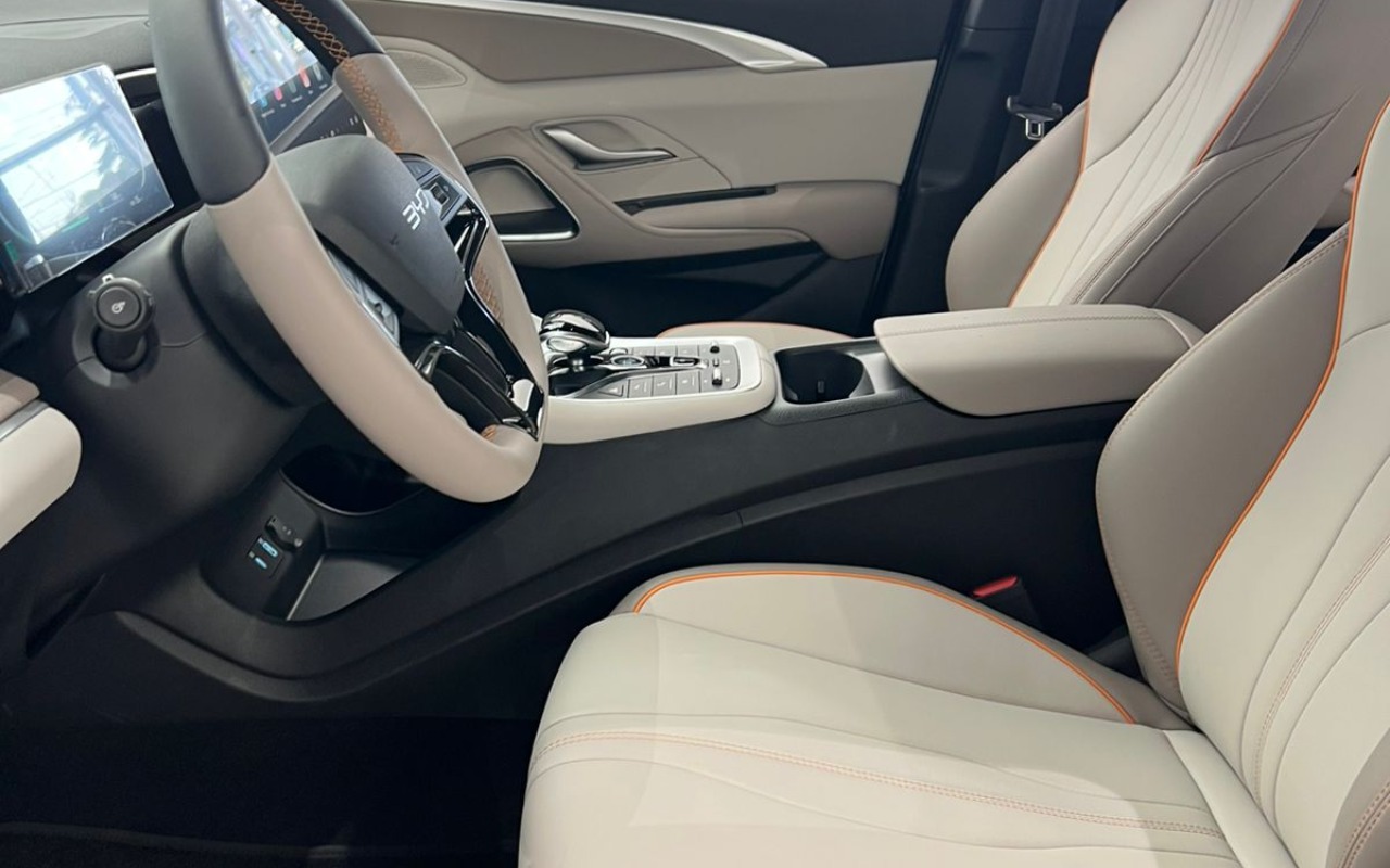 imagem-https://www.socarrao.com.br/sc-vehicle-images-prod/1004728/1776180243016-Ny5qcGVn.jpeg