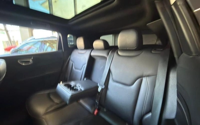 imagem-https://www.socarrao.com.br/sc-vehicle-images-prod/1004755/1788378410658-7984818_0_B_b17f6dbefb.jpeg