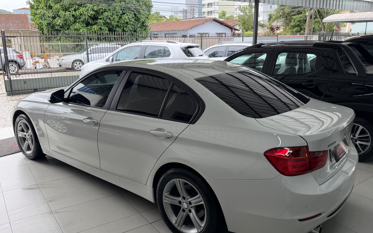 imagem-https://www.socarrao.com.br/sc-vehicle-images-prod/1005356/1776191068120-SU1HXzI5NjAuanBlZw.jpeg