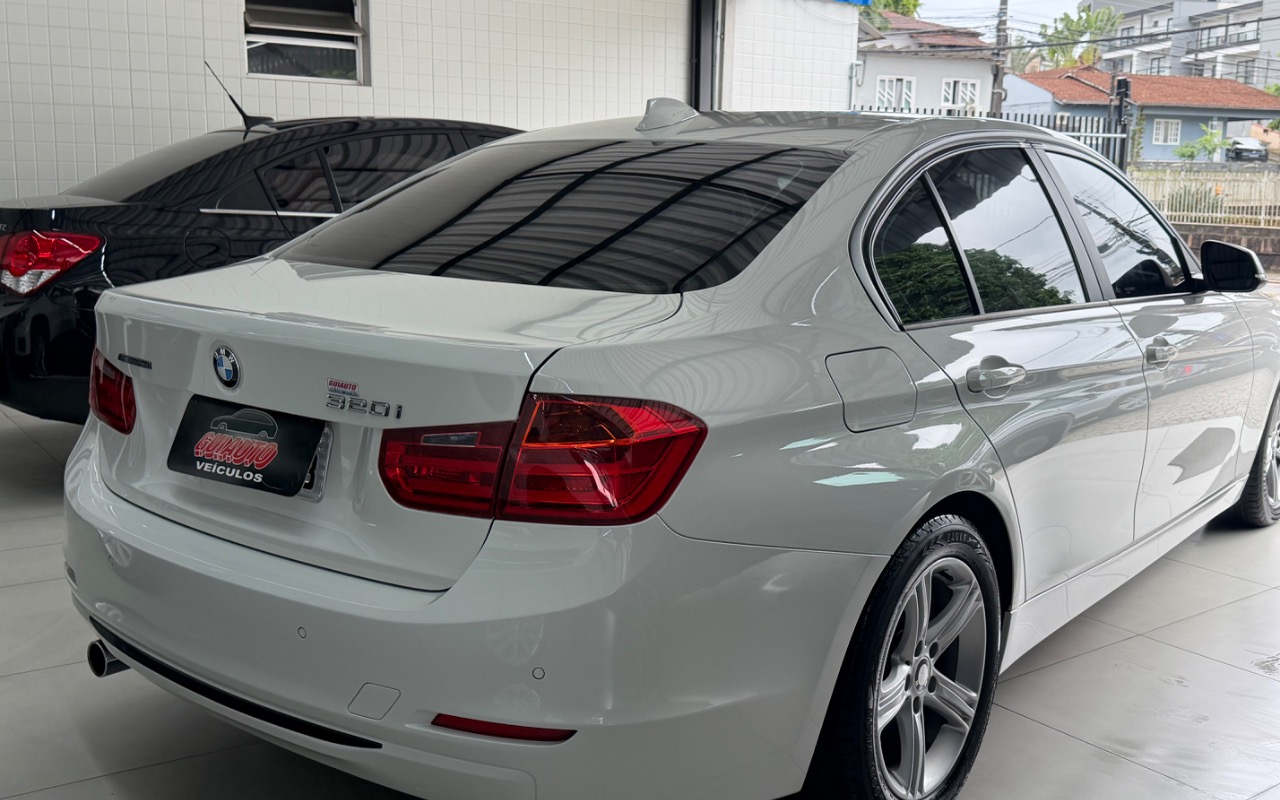 imagem-https://www.socarrao.com.br/sc-vehicle-images-prod/1005356/1776191068176-SU1HXzI5NTkuanBlZw.jpeg