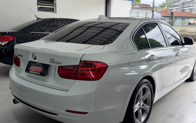 imagem-https://www.socarrao.com.br/sc-vehicle-images-prod/1005356/1776191068176-SU1HXzI5NTkuanBlZw.jpeg