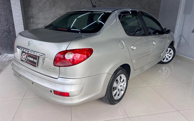 imagem-https://www.socarrao.com.br/sc-vehicle-images-prod/1005525/1791910834516-7976103_7_B_f7a5a16629.jpeg