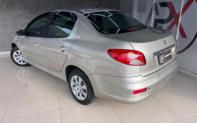 imagem-https://www.socarrao.com.br/sc-vehicle-images-prod/1005525/1791910834519-7976103_9_B_20cd5eb69f.jpeg