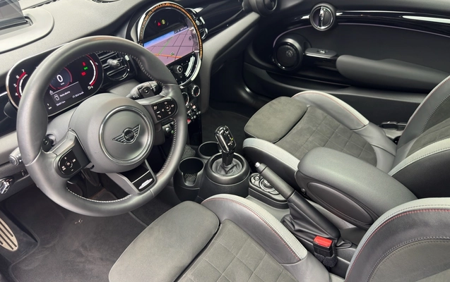 imagem-https://www.socarrao.com.br/sc-vehicle-images-prod/1005559/1776200919742-45ee6e87-41c5-49ee-915b-8a88b9bd5e7e.jpg
