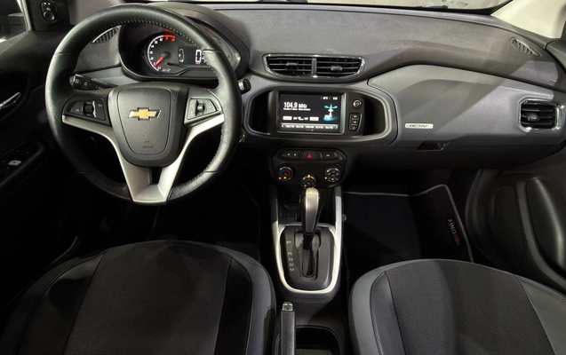 imagem-https://www.socarrao.com.br/sc-vehicle-images-prod/1005659/1777128463274-ab7c3d77-5661-4b8f-a572-d97b9d34d819.jpg