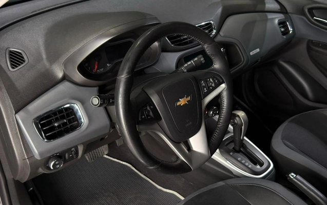 imagem-https://www.socarrao.com.br/sc-vehicle-images-prod/1005659/1777128463274-cfc47883-9f5b-4ec5-a322-9c7f9096a248.jpg