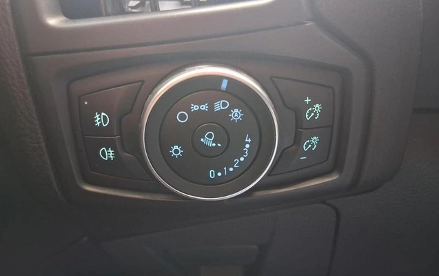imagem-https://www.socarrao.com.br/sc-vehicle-images-prod/1007477/1789412810932-7979870_17_B_06a0b98f6d.jpeg