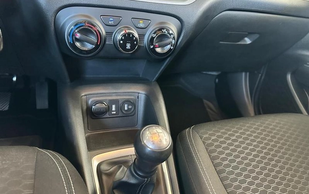 imagem-https://www.socarrao.com.br/sc-vehicle-images-prod/1007680/1784554915832-7968408_17_B_6f141f9fe5.jpeg