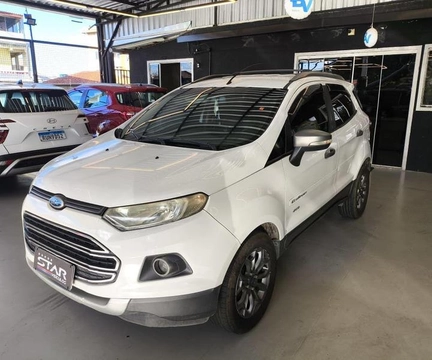 Ford EcoSport 2014 Branco — foto 1 de 3
