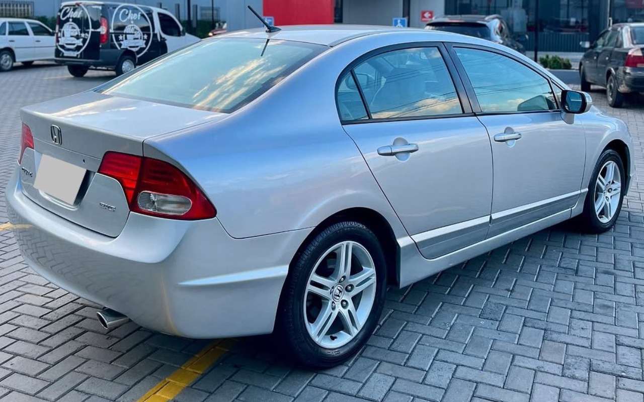 imagem-https://www.socarrao.com.br/sc-vehicle-images-prod/1007935/1776280444840-NDY4MjI1NzAxXzE4NDc1MzUwMjE3MDI2NTE4XzQyNDg2MjE0MjU5OTUxODU1ODhfbi5qcGc.jpg
