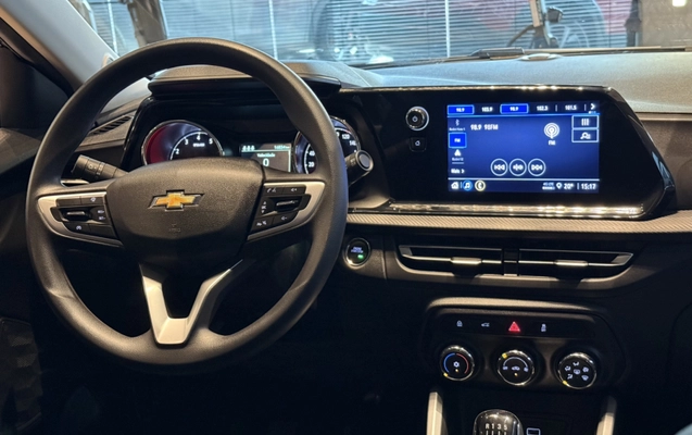 imagem-https://www.socarrao.com.br/sc-vehicle-images-prod/1007939/1785872959265-app-photos-xCLvtXlyBIkvbb3RgTozdY8Txvrkksf5.jpg
