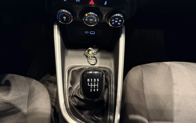 imagem-https://www.socarrao.com.br/sc-vehicle-images-prod/1007939/1785872959267-app-photos-9zTm3ugvCF1Wy0aobtz9FryNsrxjXG4I.jpg