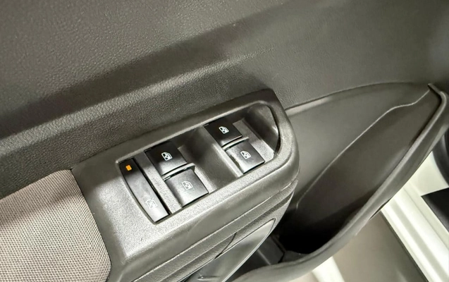 imagem-https://www.socarrao.com.br/sc-vehicle-images-prod/1008014/1789481680031-vehicle_image_1776280335_851beaa15b953b0f93f2b45a6b627d80.jpeg