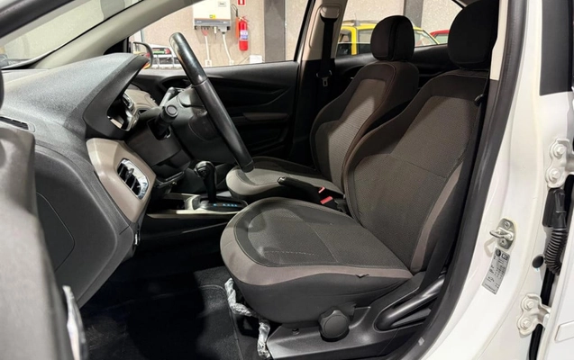 imagem-https://www.socarrao.com.br/sc-vehicle-images-prod/1008014/1789481680041-vehicle_image_1776280345_a8aca731b8c138d8ea3d33404f1bcff1.jpeg