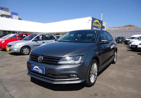 Volkswagen Jetta 2018 Cinza — foto 1 de 3