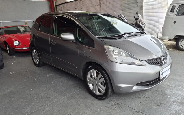 imagem-https://www.socarrao.com.br/sc-vehicle-images-prod/1008302/1788092449161-vehicle_image_1785894655_b0c0f952a99152cc7e6e80bac4ce6c18.jpeg