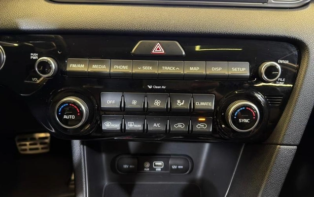 imagem-https://www.socarrao.com.br/sc-vehicle-images-prod/1008329/1789139128929-7996773_12_B_b14b5c276b.jpeg