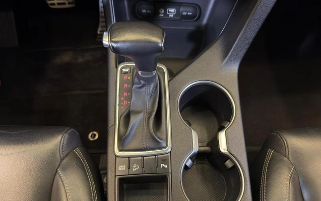 imagem-https://www.socarrao.com.br/sc-vehicle-images-prod/1008329/1789139128931-7996773_12_B_29b9287b67.jpeg