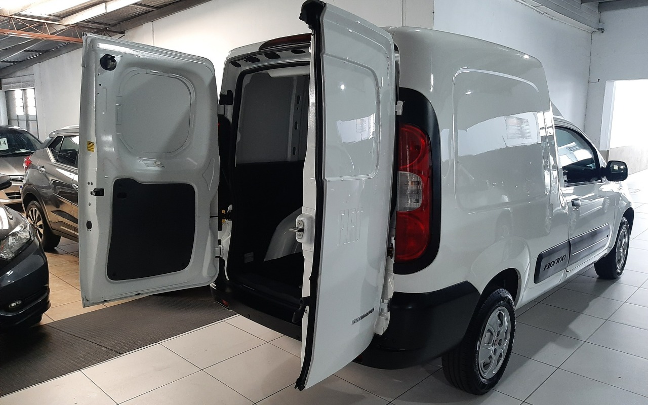 imagem-https://www.socarrao.com.br/sc-vehicle-images-prod/1008331/1776298472331-MjIuanBn.jpg