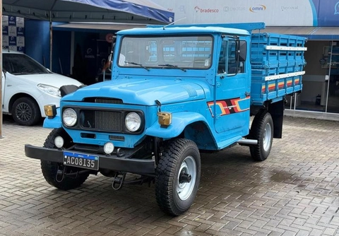 Toyota Bandeirante 1980 Azul — foto 1 de 3
