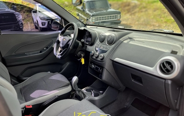 imagem-https://www.socarrao.com.br/sc-vehicle-images-prod/1008372/1787779263412-UBJmjqEuLlSSQI3Cybe83c8iNRKufcDl.jpg