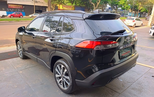 imagem-https://www.socarrao.com.br/sc-vehicle-images-prod/1008408/1776286500915-VE9ZT1RBIENPUk9MTEEgQ1JPU1MgMi4wIFhSRSBESVJFQ1QgU0hJRlQgMjAyMyBQUkVUQSA1LmpwZw.jpg