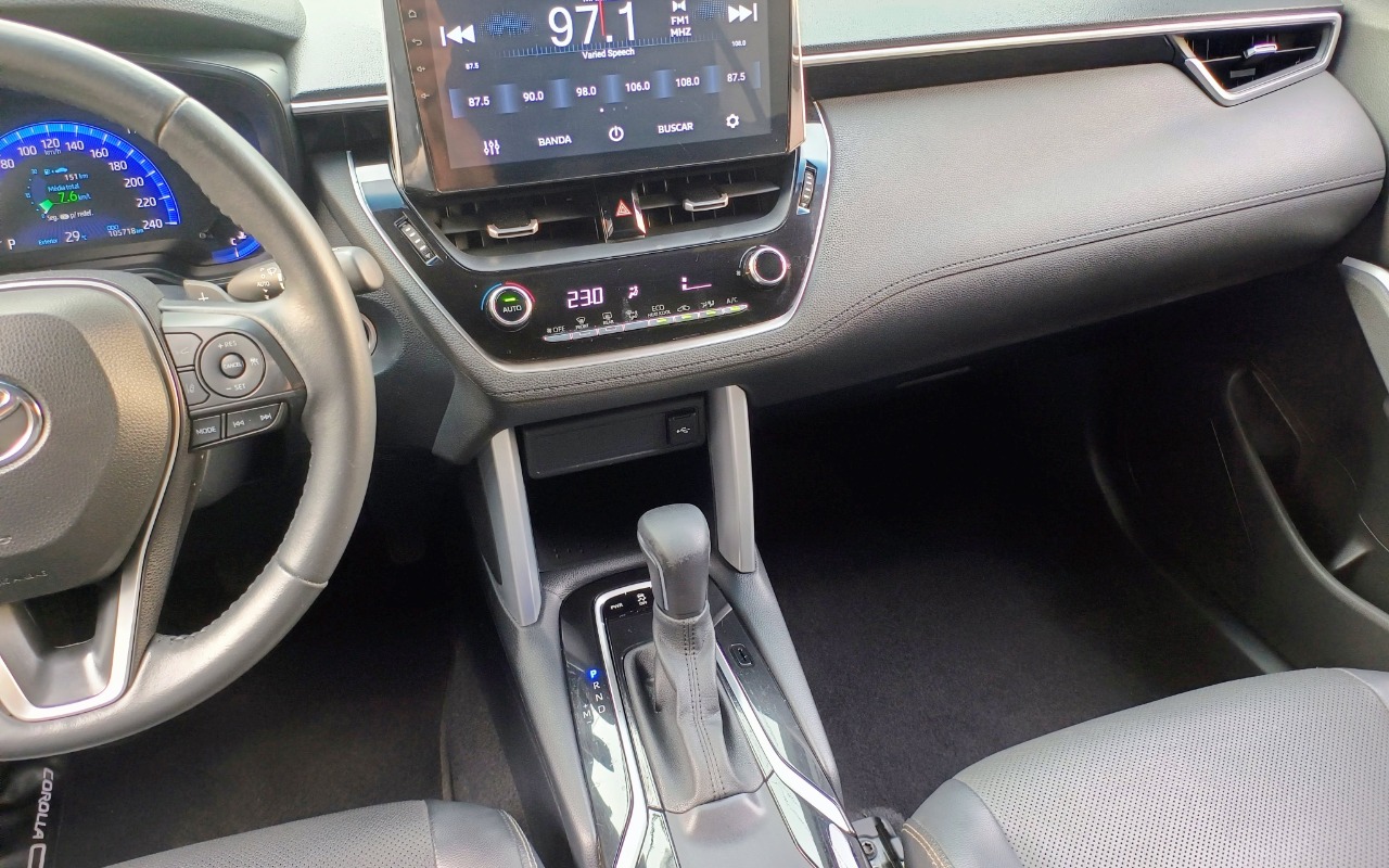 imagem-https://www.socarrao.com.br/sc-vehicle-images-prod/1008408/1776286502093-VE9ZT1RBIENPUk9MTEEgQ1JPU1MgMi4wIFhSRSBESVJFQ1QgU0hJRlQgMjAyMyBQUkVUQSAxMy5qcGc.jpg