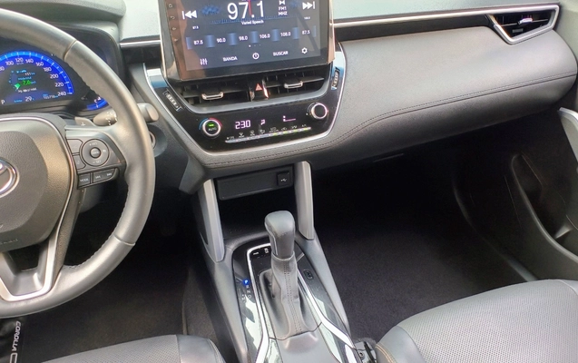 imagem-https://www.socarrao.com.br/sc-vehicle-images-prod/1008408/1776286502093-VE9ZT1RBIENPUk9MTEEgQ1JPU1MgMi4wIFhSRSBESVJFQ1QgU0hJRlQgMjAyMyBQUkVUQSAxMy5qcGc.jpg