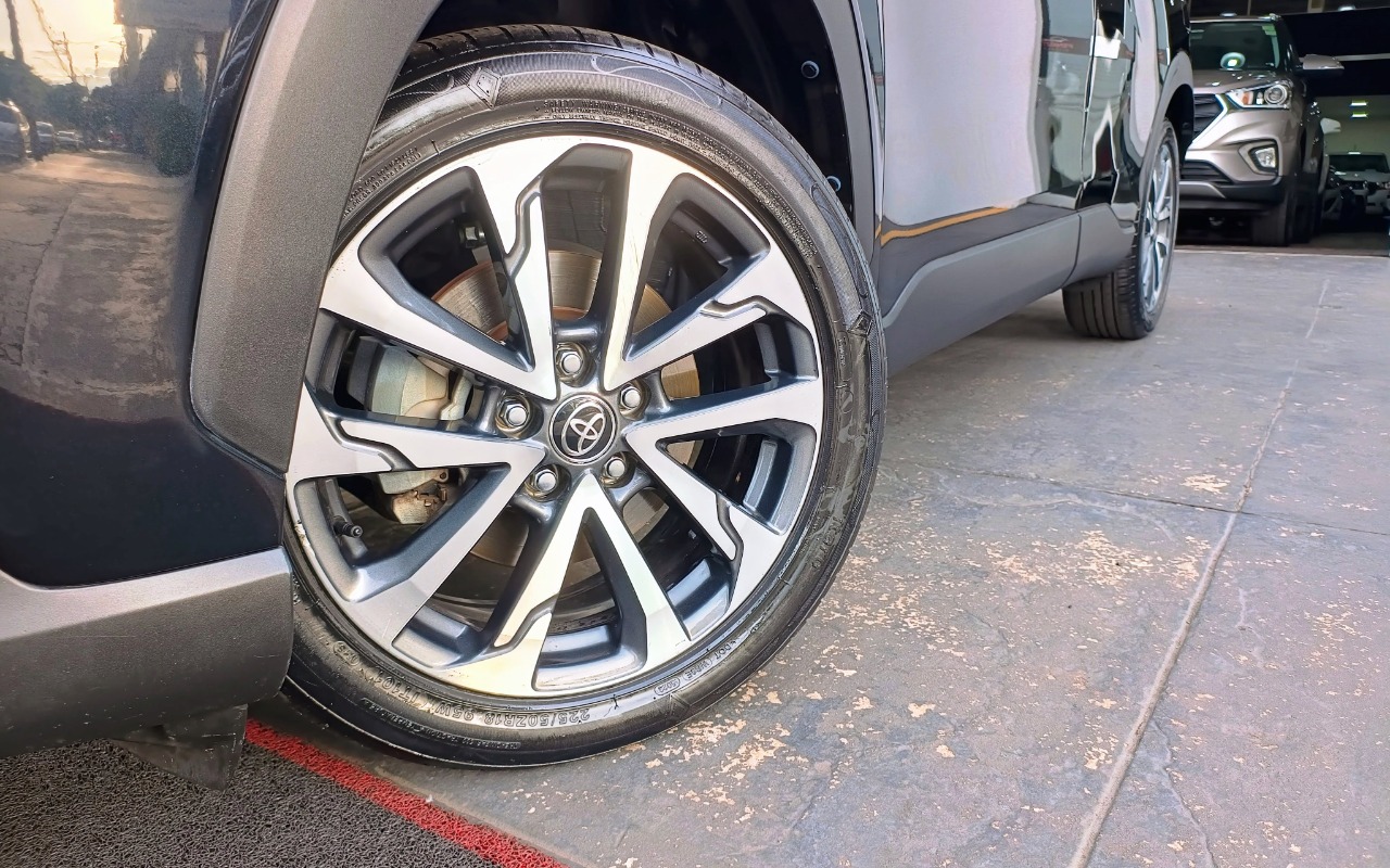 imagem-https://www.socarrao.com.br/sc-vehicle-images-prod/1008408/1776286502523-VE9ZT1RBIENPUk9MTEEgQ1JPU1MgMi4wIFhSRSBESVJFQ1QgU0hJRlQgMjAyMyBQUkVUQSAxNy5qcGc.jpg