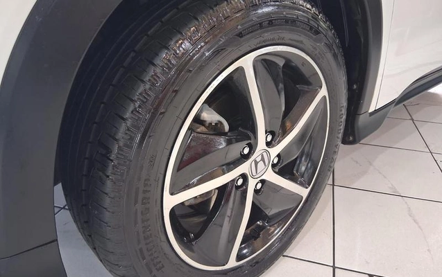 imagem-https://www.socarrao.com.br/sc-vehicle-images-prod/1008536/1793039063485-7997385_5_B_e024f881a7.jpeg