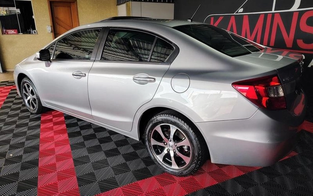 imagem-https://www.socarrao.com.br/sc-vehicle-images-prod/1009751/1781124103828-7977922_8_B_222533946f.jpeg