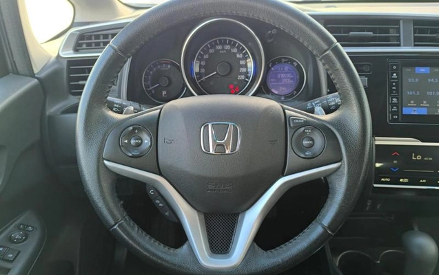 imagem-https://www.socarrao.com.br/sc-vehicle-images-prod/1009760/1781897859940-7998396_10_B_2f104b9b33.jpeg