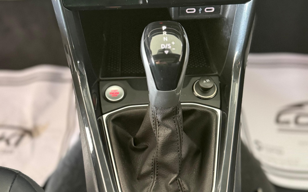 imagem-https://www.socarrao.com.br/sc-vehicle-images-prod/1010131/1776352574706-NGMxOWY3NWQtOTczMC00ZGRlLWJjZmYtNGVhZWMxYWY4Y2UyLmpwZWc.jpeg